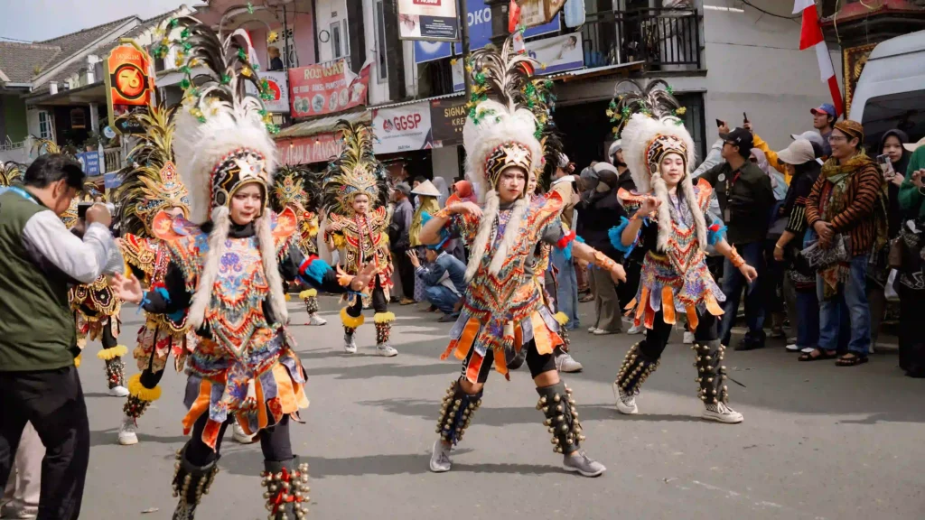 Kirab Budaya Dieng Culture Festival